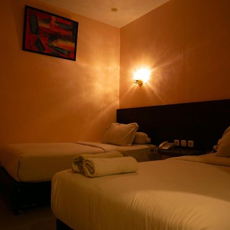 De'Tonga Hotel Medan Extérieur photo
